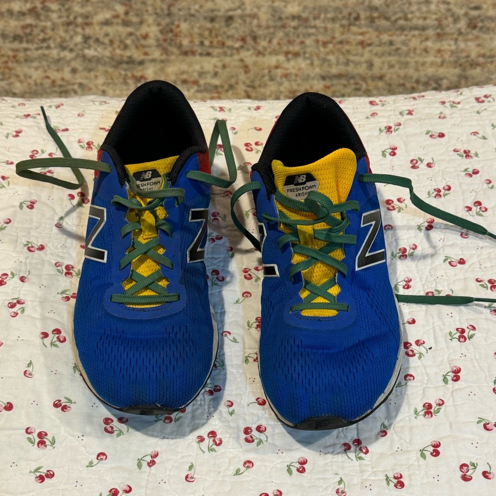 New Balance Arishi! Very good condition! Size 6!